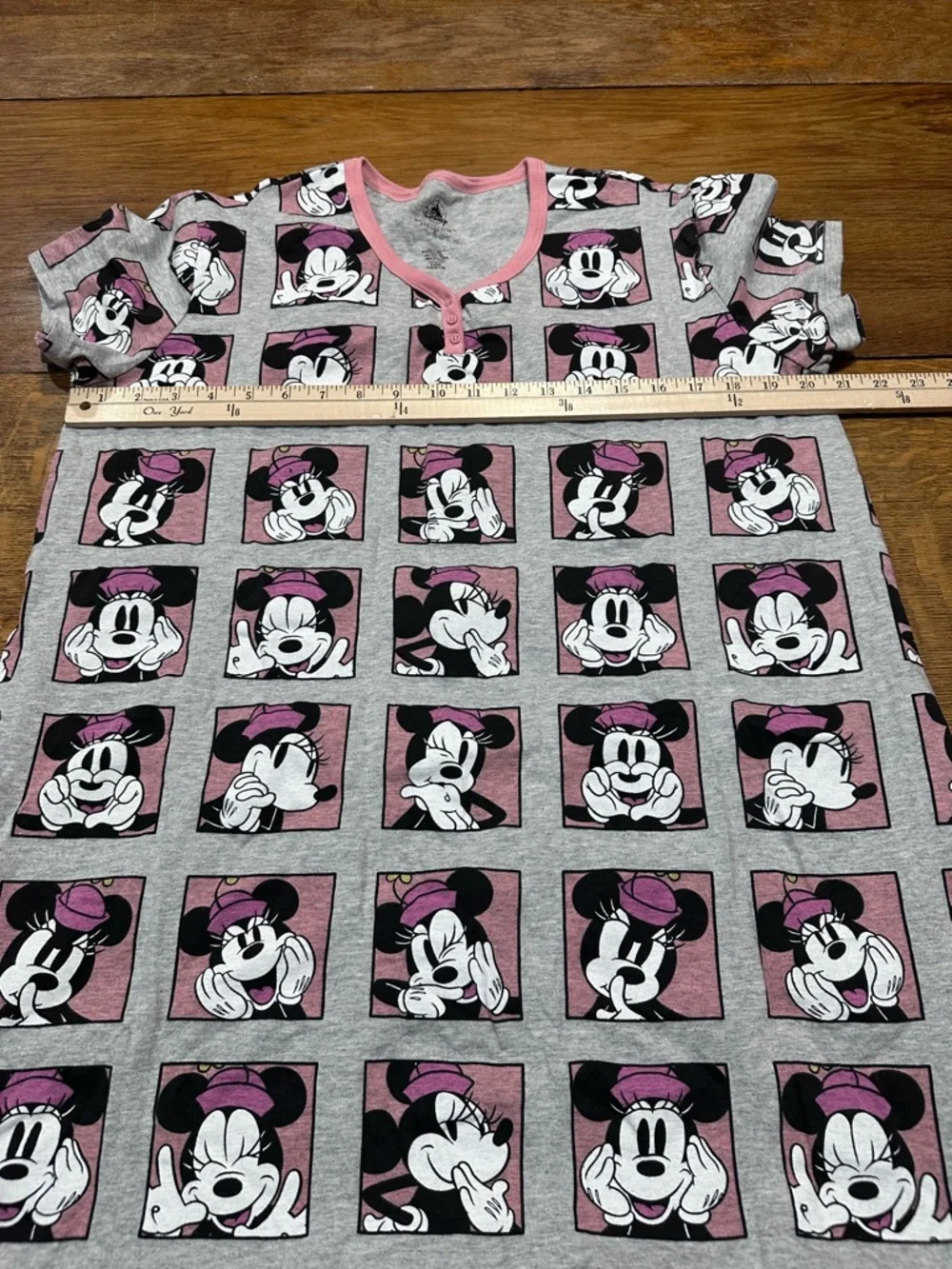 Disney Grey sleep shirt sz medium Mickey - Picture 5 of 7